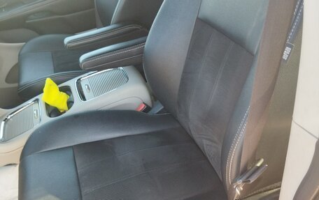 Dodge Caravan V, 2020 год, 2 850 000 рублей, 9 фотография