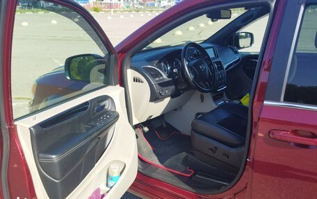 Dodge Caravan V, 2020 год, 2 850 000 рублей, 8 фотография