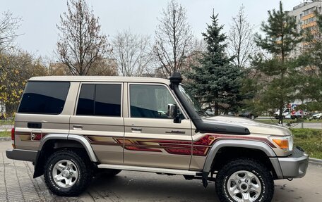 Toyota Land Cruiser 70, 2015 год, 7 950 000 рублей, 6 фотография