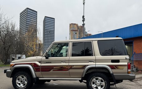 Toyota Land Cruiser 70, 2015 год, 7 950 000 рублей, 2 фотография