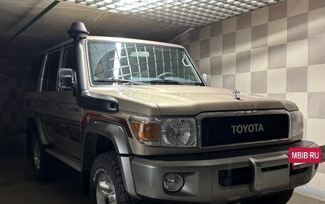 Toyota Land Cruiser 70, 2015 год, 7 950 000 рублей, 12 фотография