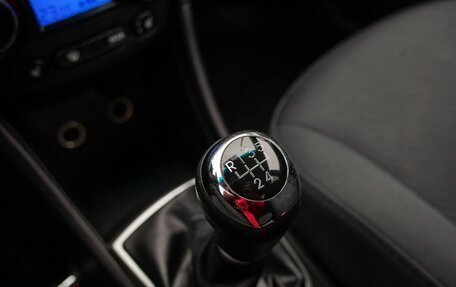 Hyundai Solaris II рестайлинг, 2012 год, 825 000 рублей, 31 фотография