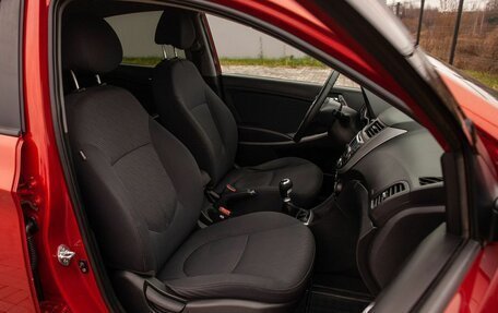 Hyundai Solaris II рестайлинг, 2012 год, 825 000 рублей, 32 фотография