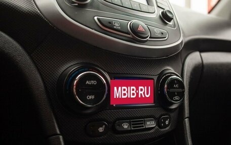 Hyundai Solaris II рестайлинг, 2012 год, 825 000 рублей, 29 фотография