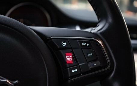 Jaguar E-Pace, 2018 год, 2 599 000 рублей, 12 фотография