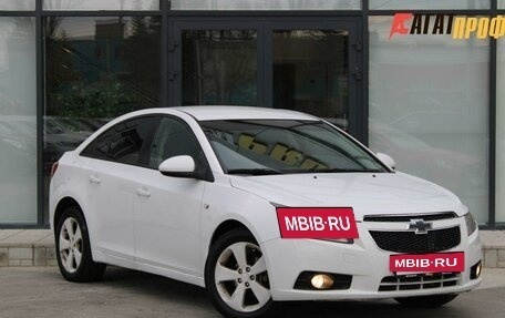 Chevrolet Cruze II, 2010 год, 620 000 рублей, 3 фотография