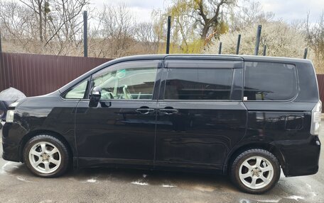 Toyota Voxy II, 2009 год, 1 300 000 рублей, 8 фотография