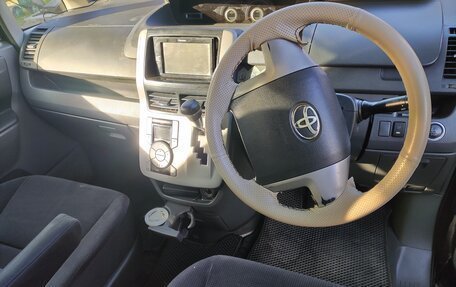 Toyota Voxy II, 2009 год, 1 300 000 рублей, 4 фотография