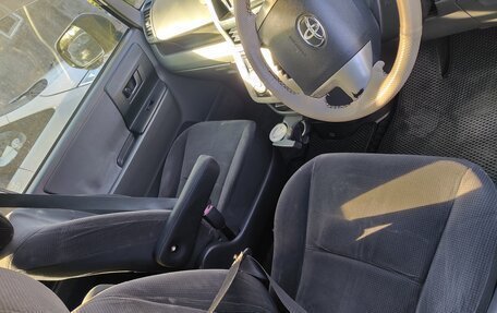 Toyota Voxy II, 2009 год, 1 300 000 рублей, 3 фотография