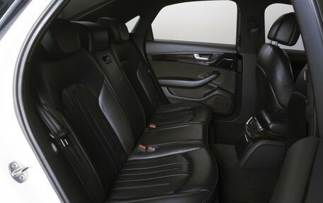 Audi A8, 2011 год, 1 350 000 рублей, 7 фотография