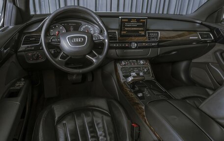Audi A8, 2011 год, 1 350 000 рублей, 6 фотография