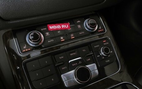 Audi A8, 2011 год, 1 350 000 рублей, 16 фотография