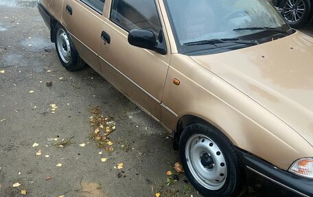 Daewoo Nexia I рестайлинг, 2002 год, 135 000 рублей, 2 фотография