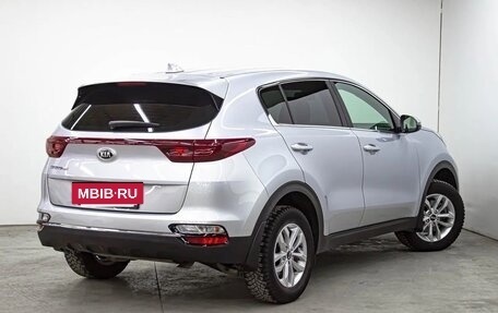 KIA Sportage IV рестайлинг, 2021 год, 2 240 000 рублей, 4 фотография