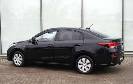 KIA Rio IV, 2018 год, 1 380 000 рублей, 2 фотография