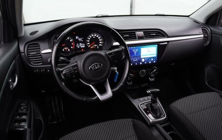 KIA Rio IV, 2018 год, 1 380 000 рублей, 10 фотография