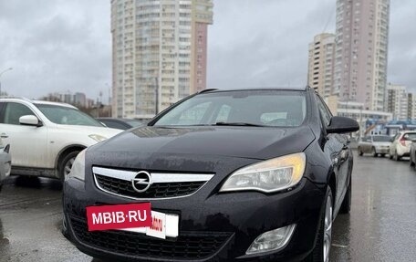 Opel Astra J, 2011 год, 630 000 рублей, 11 фотография