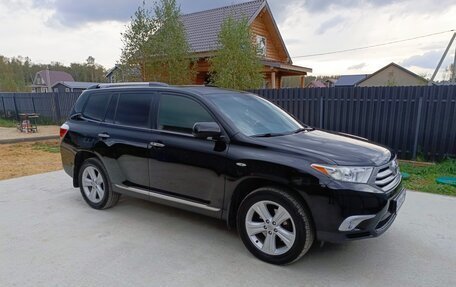 Toyota Highlander III, 2012 год, 2 250 000 рублей, 1 фотография