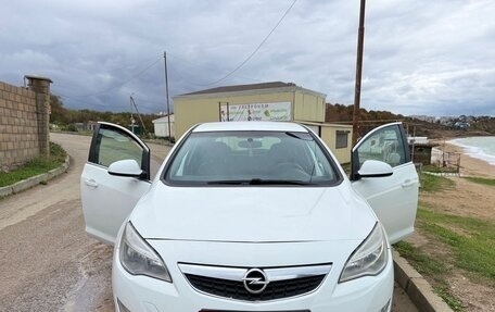 Opel Astra J, 2011 год, 805 000 рублей, 1 фотография