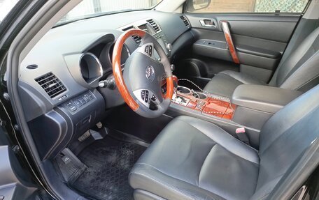 Toyota Highlander III, 2012 год, 2 250 000 рублей, 7 фотография