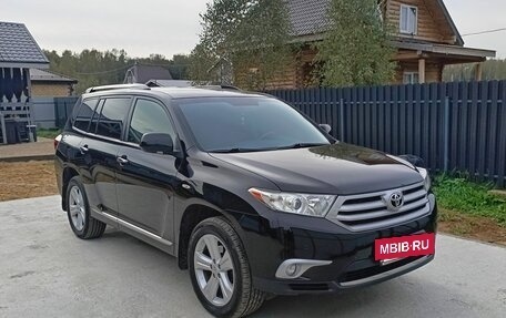 Toyota Highlander III, 2012 год, 2 250 000 рублей, 3 фотография