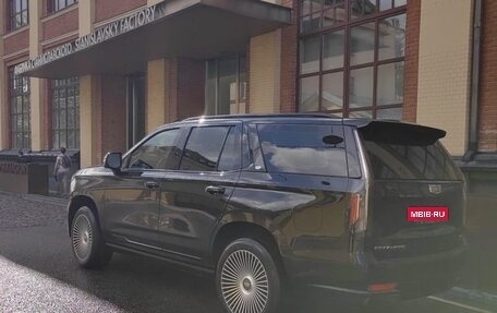 Cadillac Escalade V, 2023 год, 13 000 000 рублей, 3 фотография