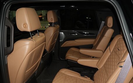 Cadillac Escalade V, 2023 год, 13 000 000 рублей, 15 фотография