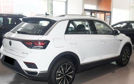 Volkswagen T-Roc I, 2025 год, 2 560 000 рублей, 4 фотография