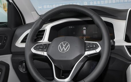 Volkswagen T-Roc I, 2025 год, 2 560 000 рублей, 14 фотография