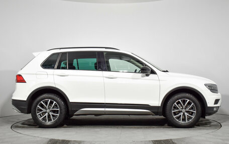 Volkswagen Tiguan II, 2019 год, 2 550 000 рублей, 4 фотография