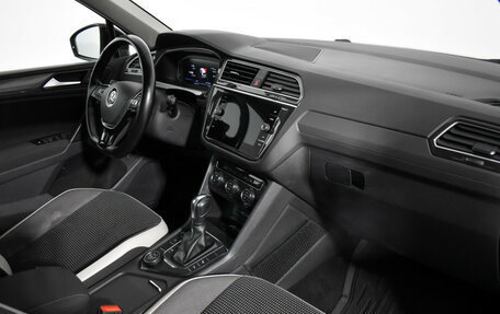 Volkswagen Tiguan II, 2019 год, 2 550 000 рублей, 13 фотография