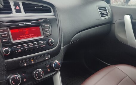 KIA cee'd III, 2014 год, 950 000 рублей, 30 фотография