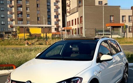 Volkswagen Golf GTI VII, 2017 год, 2 650 000 рублей, 2 фотография