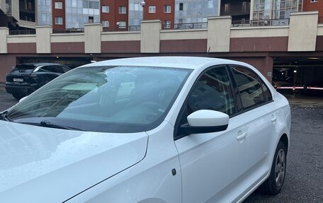 Skoda Rapid I, 2015 год, 900 000 рублей, 2 фотография