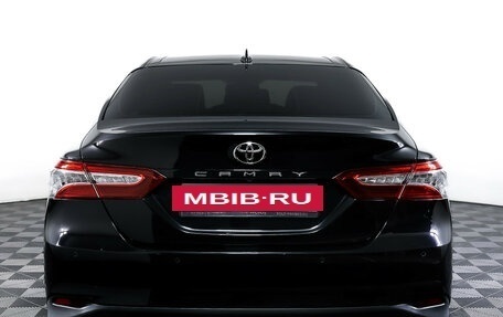 Toyota Camry, 2021 год, 3 700 000 рублей, 6 фотография