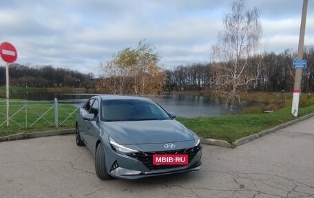 Hyundai Elantra, 2022 год, 2 395 000 рублей, 2 фотография