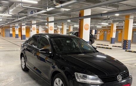 Volkswagen Jetta VI, 2013 год, 900 000 рублей, 1 фотография
