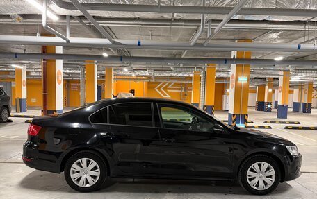 Volkswagen Jetta VI, 2013 год, 900 000 рублей, 2 фотография