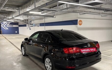 Volkswagen Jetta VI, 2013 год, 900 000 рублей, 3 фотография