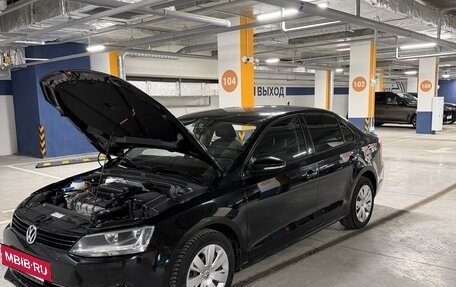 Volkswagen Jetta VI, 2013 год, 900 000 рублей, 4 фотография