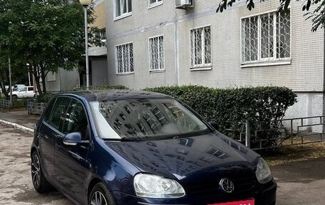 Volkswagen Golf V, 2004 год, 445 000 рублей, 1 фотография