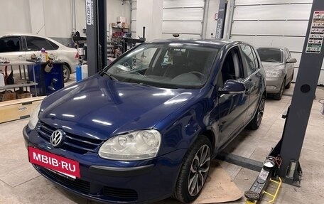 Volkswagen Golf V, 2004 год, 445 000 рублей, 5 фотография