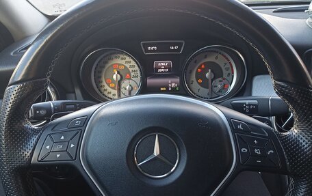 Mercedes-Benz GLA, 2014 год, 1 730 000 рублей, 14 фотография