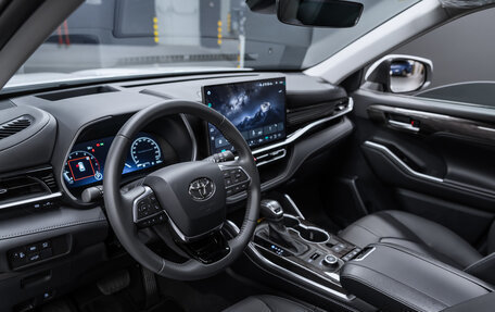 Toyota Highlander, 2025 год, 6 100 000 рублей, 13 фотография