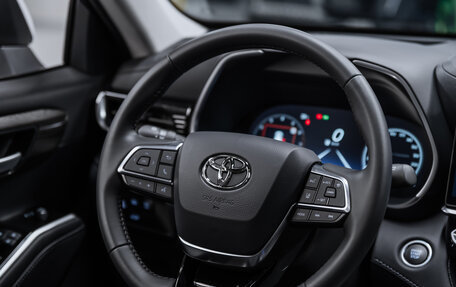 Toyota Highlander, 2025 год, 6 100 000 рублей, 14 фотография