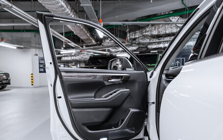 Toyota Highlander, 2025 год, 6 100 000 рублей, 25 фотография