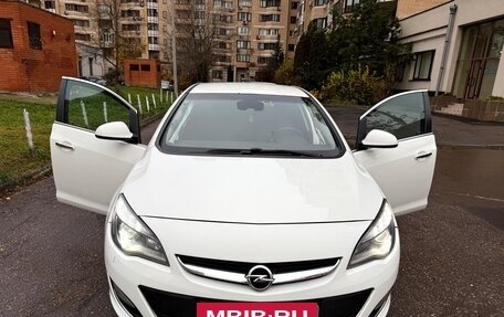 Opel Astra J, 2013 год, 700 000 рублей, 2 фотография