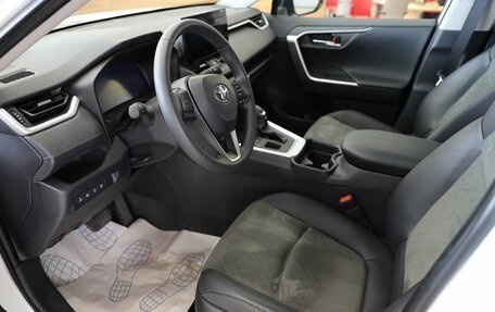 Toyota RAV4, 2025 год, 4 500 000 рублей, 17 фотография