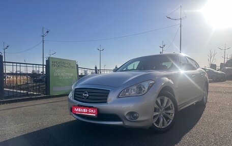 Nissan Fuga II, 2010 год, 2 200 000 рублей, 3 фотография