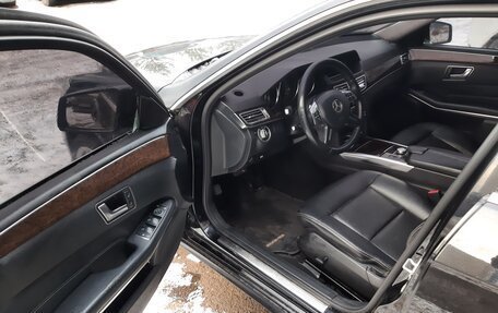 Mercedes-Benz E-Класс, 2013 год, 1 250 000 рублей, 11 фотография